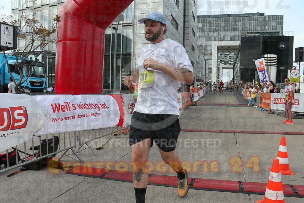 250920_1531_EX1_9766 | Sportfotografie im Rhein-Sieg Kreis, Köln, Bonn, NRW, Rheinland Pfalz, Hessen, etc. Unser Tätigkeitsfeld umfasst den Laufsport vom Volkslauf über den Marathon, Duathlon, Triathon bis zum Ultralauf wie Kölnpfad Ultra oder Schindertrail.