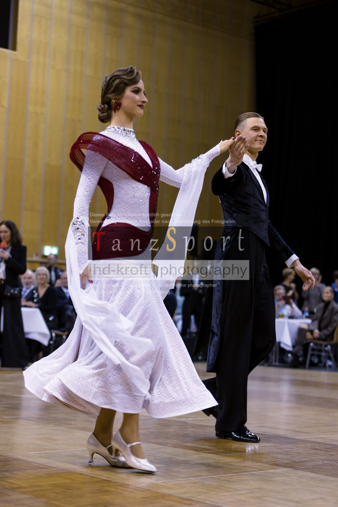 20241102_DM_HGR_Std_16141 | Tanzsportbilder, Standardtanz, Lateintanz, WDSF, DTV, LTVB, dancecomp, goc, hessen tanzt, blaues band der spree, walzer, tango, wiener walzer, slowfox, quickstepp, samba, rumba, cha-cha-cha, paso doble. jive, hd-kroft photography, turniertanzsport