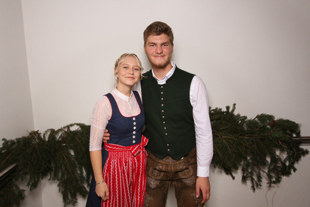 FotoKastl_Kathrein_Tanz_Goldbrunnhof_20231117_0230 | Vermietung und Verleih von Fotobox mit Drucker in Kärnten, Völkermarkt, Klagenfurt, Wolfsberg, St. Veit, Villach. Für ihre Hochzeit, Polterabend, Geburtstagsfeier, Firmen Feier, Weihnachtsfeier. Anlieferung oder Selbstabholung mit Drucker  Fotos digital - Realisiert mit Pictrs.com