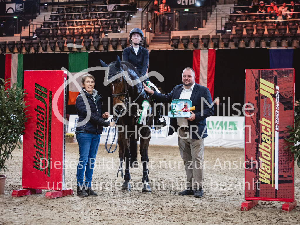 231028_Oldenburg_S1-Spr_Amateure-243 | Deine schönsten Turniermomente als professionelle Fotos! Entdecke hochwertige Pferdesport-Fotografie im Online-Shop. Jetzt Fotos finden & bestellen!