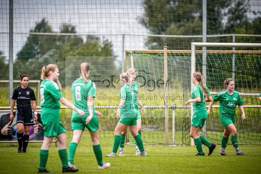 SG Bohmte/Ostercappeln/Schwagstorf - SG Hollenstede / Schwagstorf | Fr.-BZL Weser-Ems Süd · 1. Damen - SG Hollenstede / Schwagstorf · Sportplatz - Realisiert mit Pictrs.com