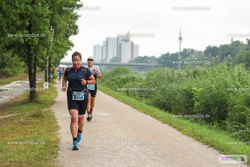 LUR_1749 | 34. M-net Erlanger Triathlon 2025 #erlangertriathlon  #mnettriathlon2025 #mnettriathlon #team #olympischedistanz #mitteldistanz #triathlon #maindonaukanal  #erlangertriathlon2025 #yourpictrs #tv1848 #tv1848erlangen  #triathlonbayern #sportinerlangen #demsportverbunden #sportshot_your_pictrs Copyright: www.sportshot.de