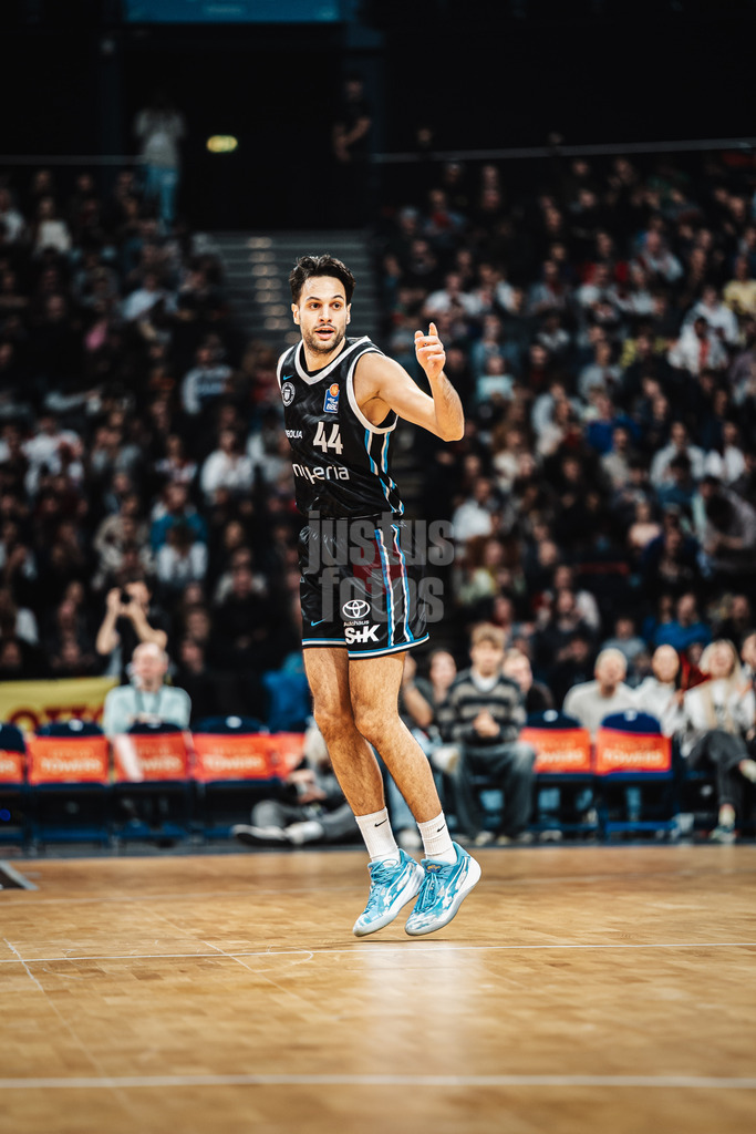Basketball | Männer | Saison 2025/2026 | easyCredit Basketball Bundesliga | Veolia Towers Hamburg vs. ALBA BERLIN | 14.12.2025 | Benedikt Turudic (#44, Veolia Towers Hamburg)