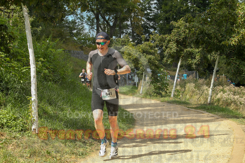 250824_1414_EX1_5482 | Sportfotografie im Rhein-Sieg Kreis, Köln, Bonn, NRW, Rheinland Pfalz, Hessen, etc. Unser Tätigkeitsfeld umfasst den Laufsport vom Volkslauf über den Marathon, Duathlon, Triathon bis zum Ultralauf wie Kölnpfad Ultra oder Schindertrail.