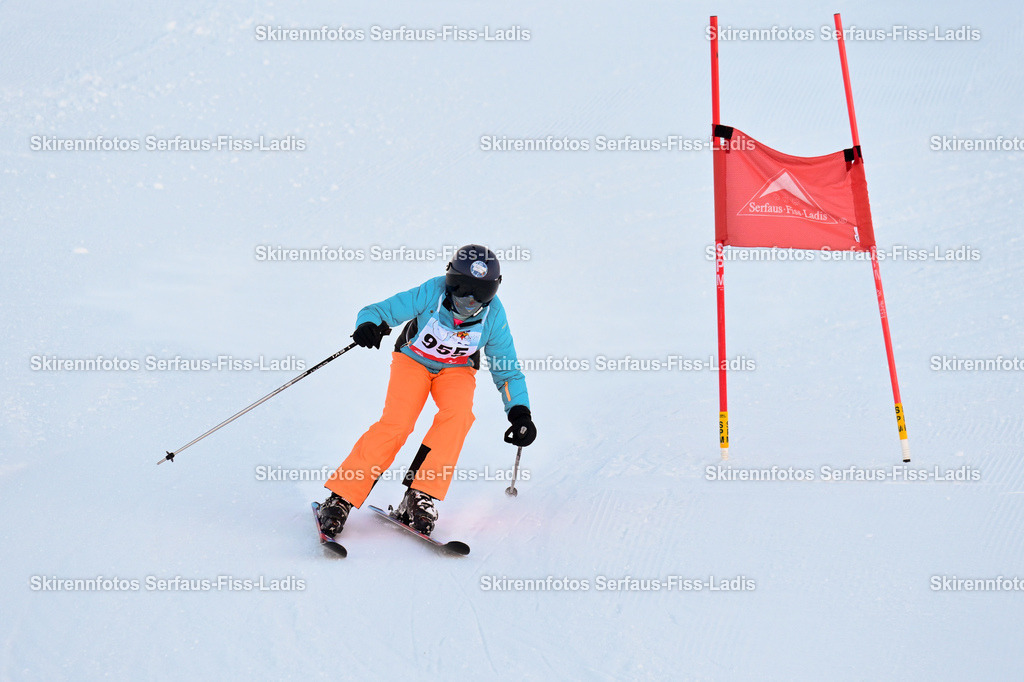 SRF_25.12.2025_0148 | Skirennfotos,Serfaus,Fiss,Ladis,Kinderskirennen,Winter,Tirol,Oberland,skirace,SFL,feelfree,weil wir's genießen,ski,Ski,skifahren,Sonnenplateau, - Realisiert mit Pictrs.com