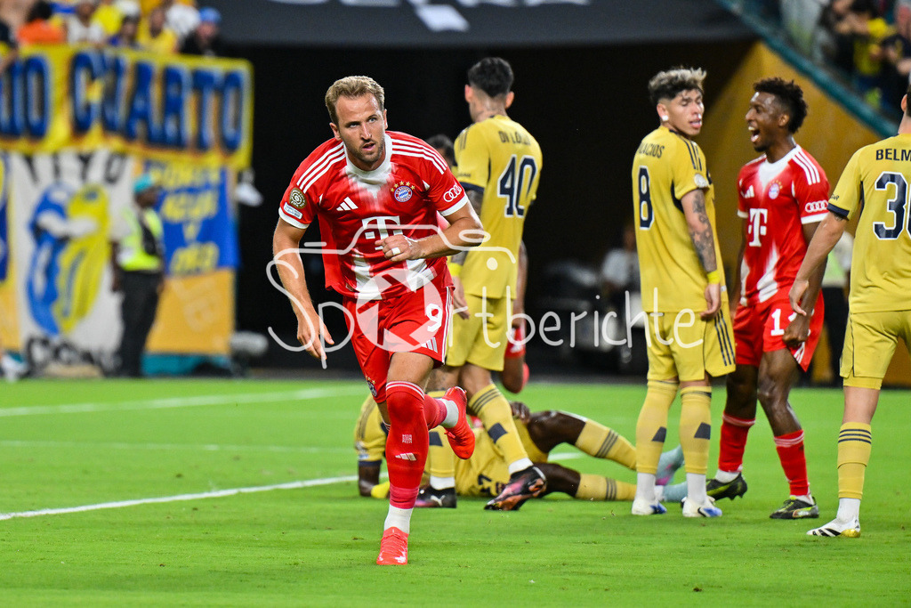 FC Bayern München - Boca Juniors | Jubel der Bayern nach dem Treffer zum 1-0 durch Harry KANE (FC Bayern Muenchen 9) / Tor / Torschuetze / Freude / Happy / FIFA Club World Cup: FC Bayern Muenchen - Boca Juniors, Hard Rock Stadium am 20.06.2025 / NOT FOR SALE IN USA