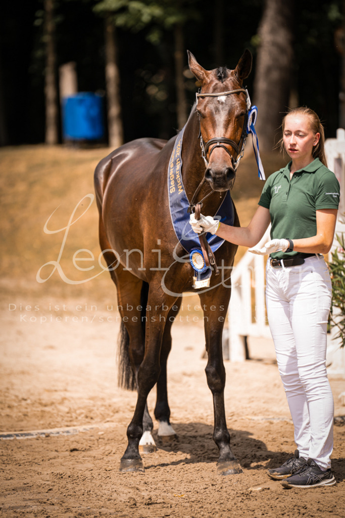 1.Fr00171 | Leoni Ertmer Photography - Realisiert mit Pictrs.com