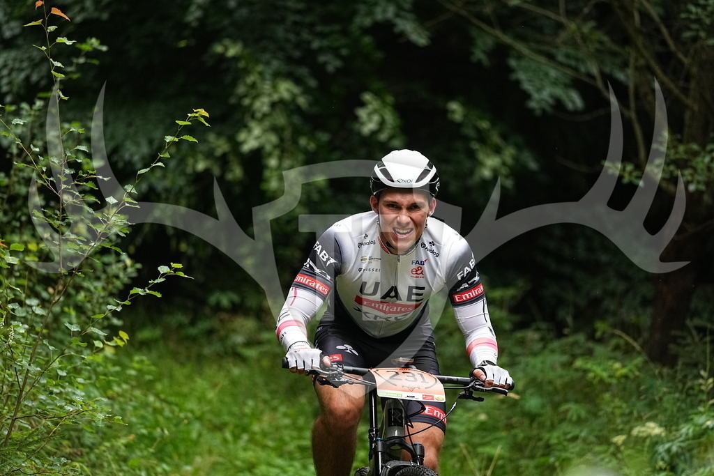 FC109893 | Fotogalerie der Treibjagd im Dunkelwald - Dein MTB Etappenrennen im Erzgebirge - Realisiert mit Pictrs.com
