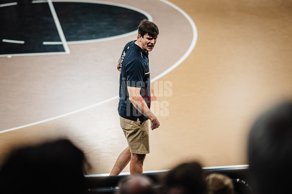 Basketball | Männer | Saison 2024/2025  | easyCredit Basketball Bundesliga | Testspiel | Veolia Towers Hamburg vs. EWE Baskets Oldenburg | 25.08.2024 | Trainer Pedro Calles (EWE Baskets Oldenburg)