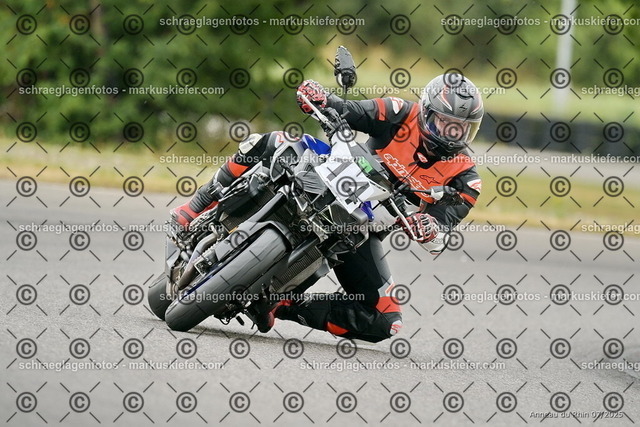 25bt05-0629 | markuskiefer.com - Realisiert mit Pictrs.com