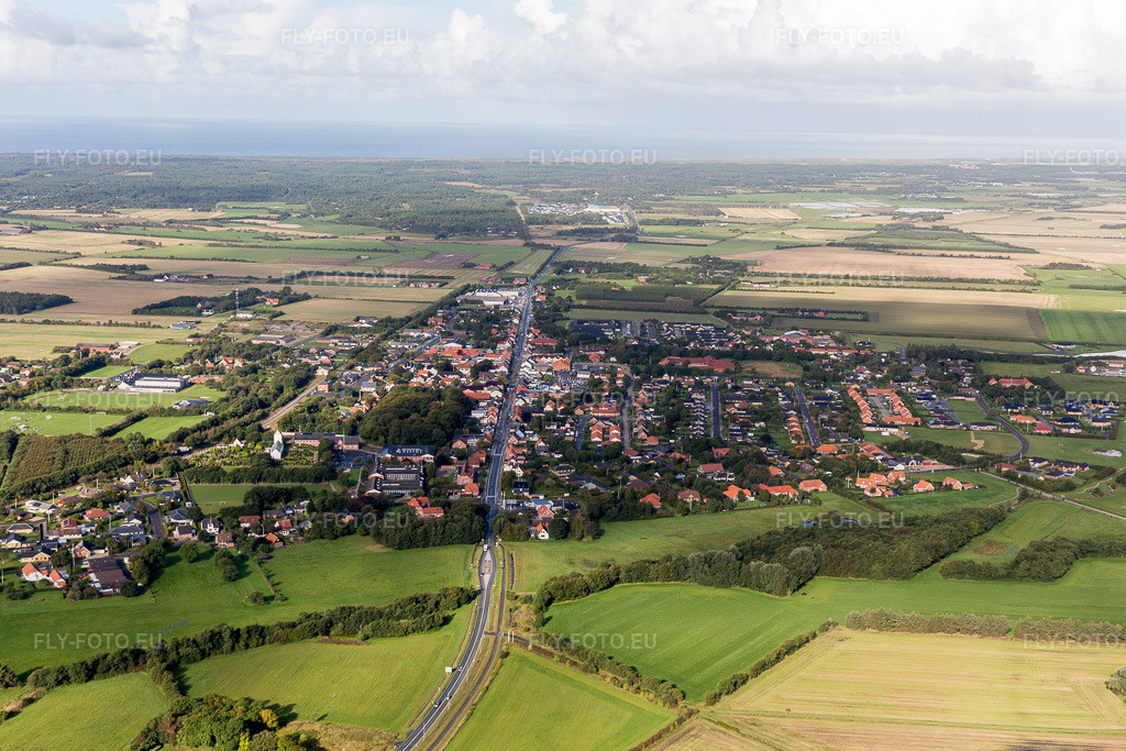 Vue aérienne: Vue de la ville à Nørre Nebel dans le département Syddanmark, Danemark. Photo: IMG_103480.jpg prise le 16/09/2017 par Werner Riehm/FLY-FOTO.euRésolution de l'original: 5230 x 3487 px