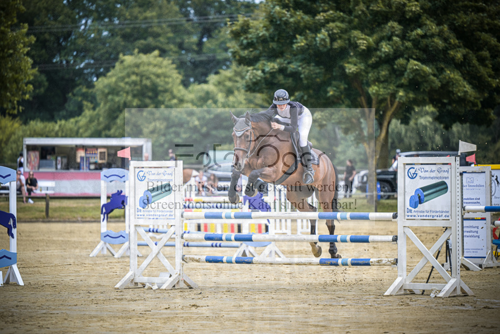DOS_5562 | Entdecke hochwertige Reitturnierfotos von Foto Oger. Professionell, emotional und authentisch – jetzt Lieblingsmomente im Shop bestellen.Deutschlandweite Turnierfotografie. - Realisiert mit Pictrs.com