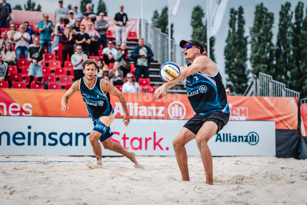 Beachvolleyball | Männer | German Beach Tour 2024 | Tourstop Bremen | 08.06.2024 | Mio Wüst (rechts) bei der