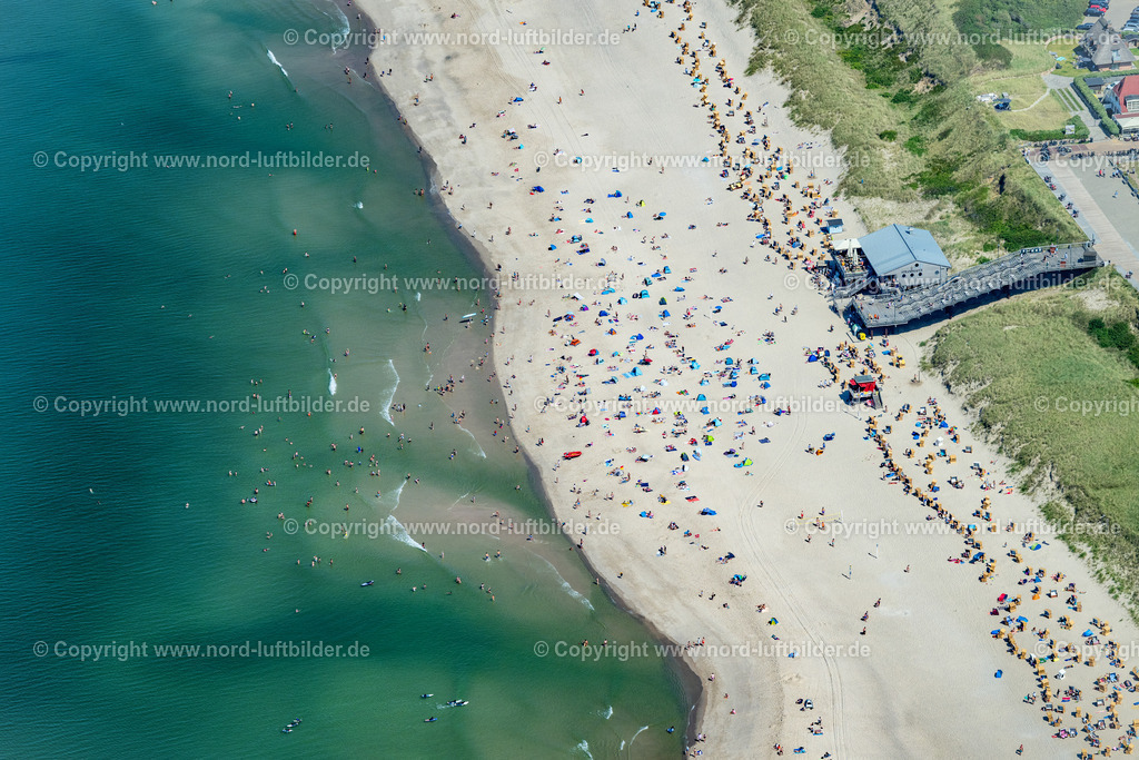 Sylt_Wenningstedt_Strand_Strandhafer_Standgaststätte_ELS_4832130825 | WENNINGSTEDT (SYLT) 13.08.2025 Gebäude des Restaurant " Strandhafer Strandwirtschaft " in Wenningstedt (Sylt) auf der Insel Sylt im Bundesland Schleswig-Holstein, Deutschland. // Building of the restaurant " Strandhafer Strandwirtschaft " in Wenningstedt (Sylt) at the island Sylt in the state Schleswig-Holstein, Germany. Foto: Martin Elsen