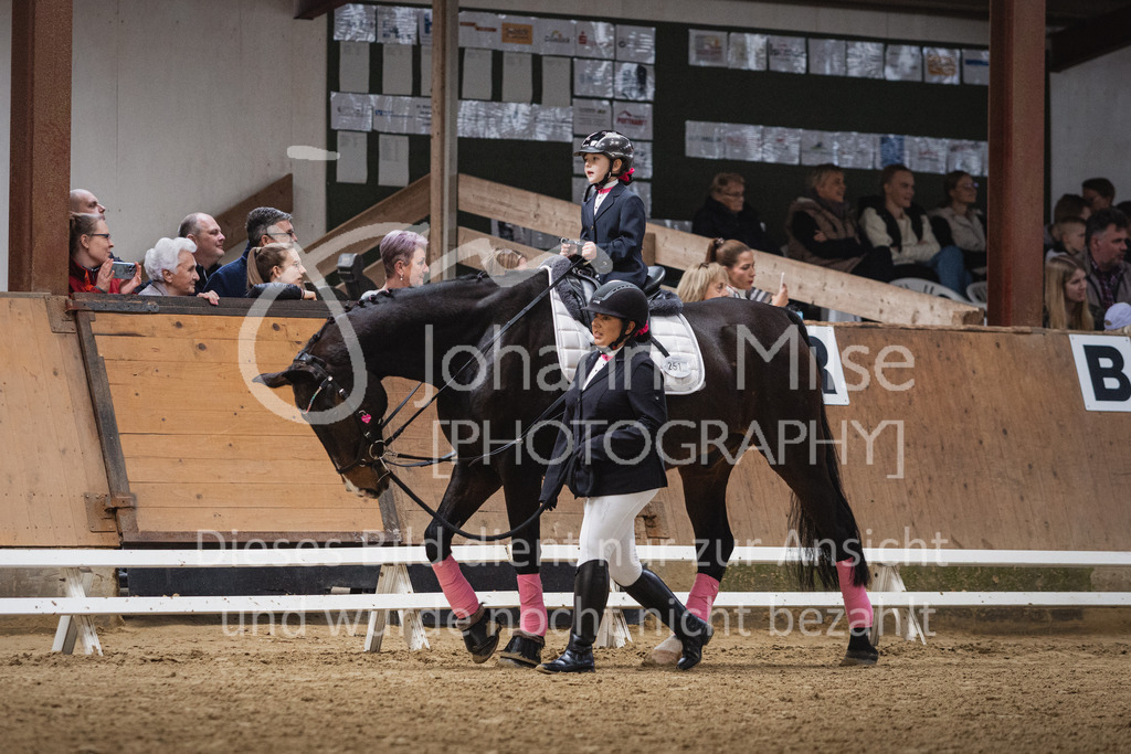 230319_HF-Schwm_Führzügel-219 | Herford-Schwarzenmoor, Dressurtag 2023, Führzügel-WB