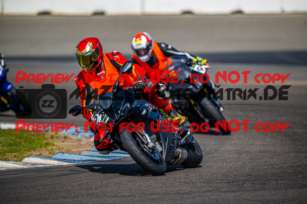 MaZZes_FotoMatrix_230410_4878 | INST