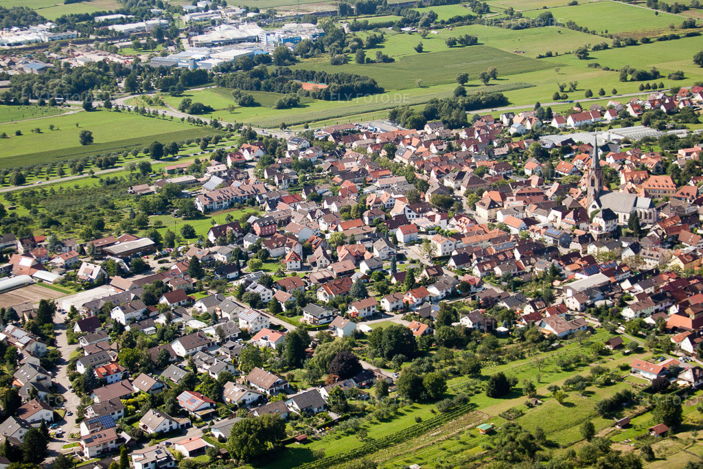 Luftbild: Ortsansicht von Südosten im Ortsteil Steinbach in Baden-Baden im Bundesland Baden-Württemberg in Deutschland. Foto: IMG_31368.jpg vom 09.08.2010 durch Werner Riehm/FLY-FOTO.de