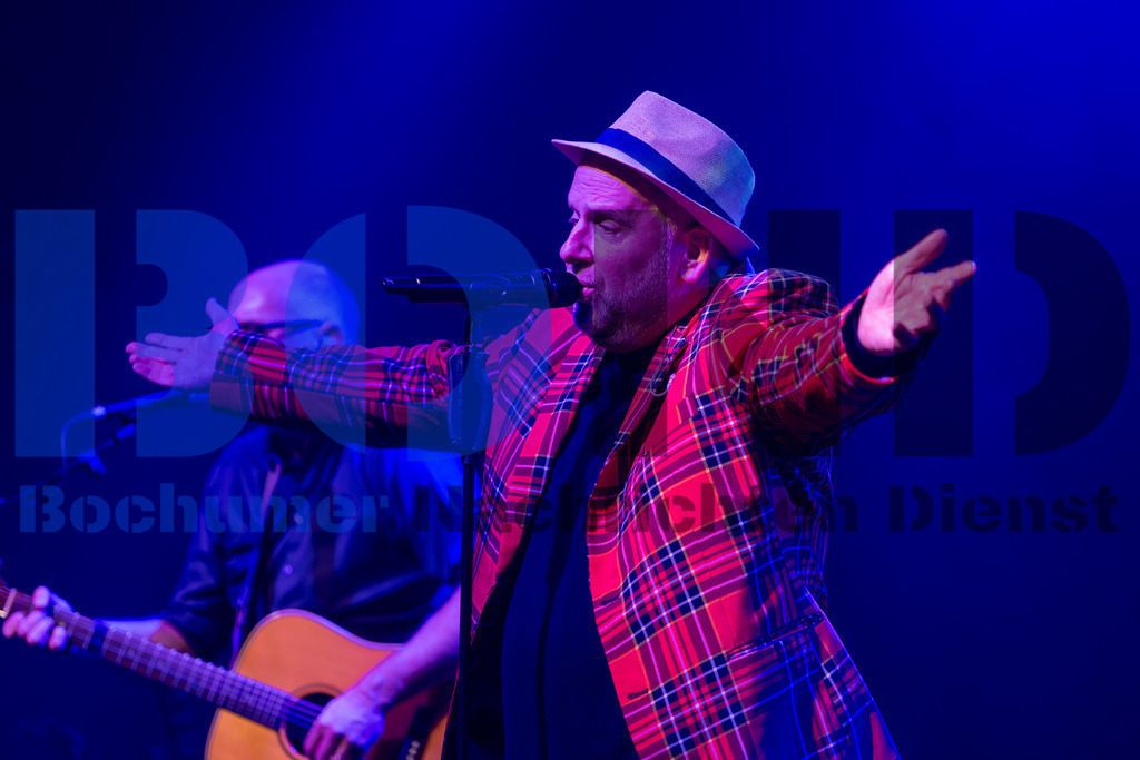 SES_GBAZEC20241227-44 | bond - Realisiert mit Pictrs.com