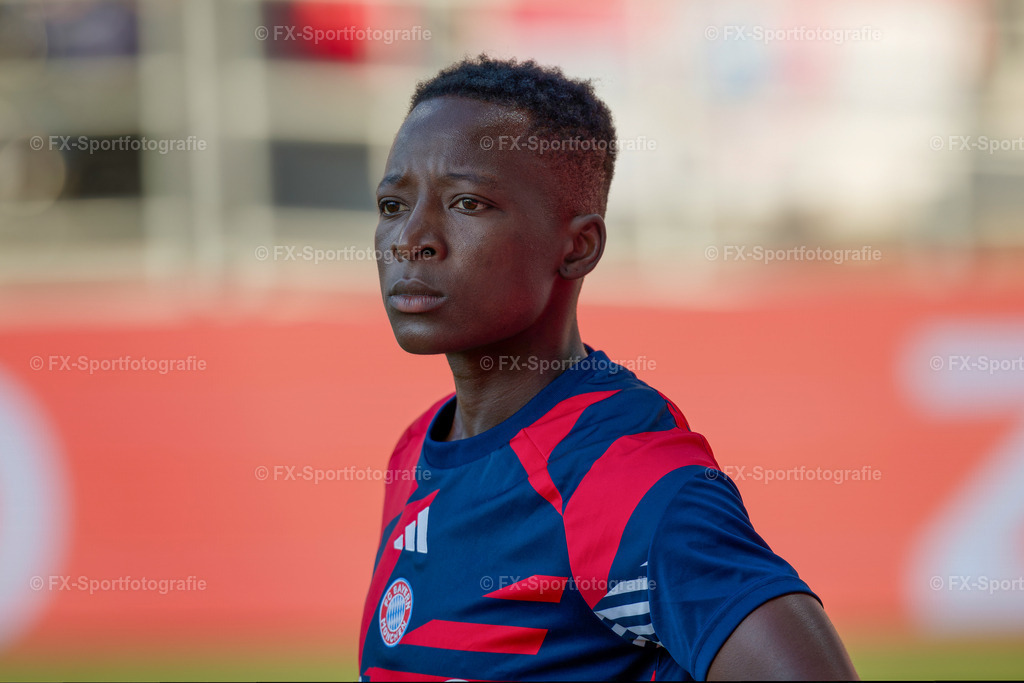 Supercup-Frauen-Bayern-Muenchen-vs-VfL-Wolfsburg 002 | Sportfotos und Eventgalerien von FX-Sportfotografie. Bilder von Fußball, Vereinsveranstaltungen und Events direkt ansehen und als Download bestellen. - Realisiert mit Pictrs.com