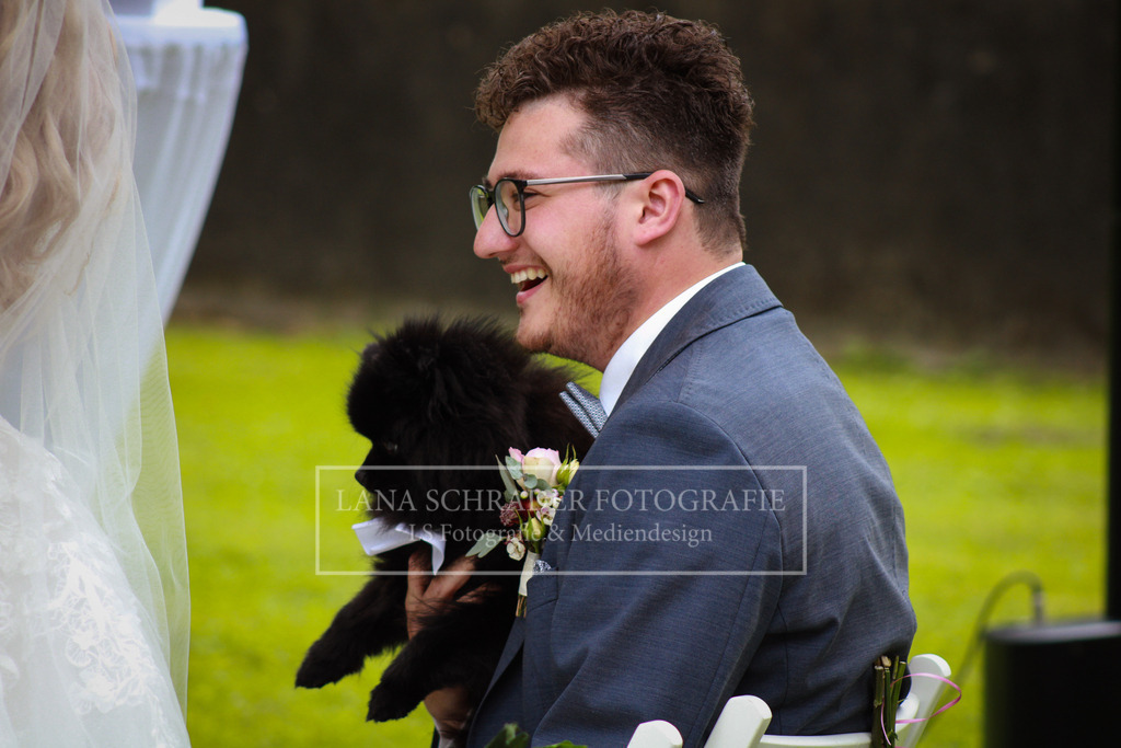 Hochzeit Sven _ Evi 08.07.22 Freie Trauung-12 | lanaschraderfotografie - Realisiert mit Pictrs.com