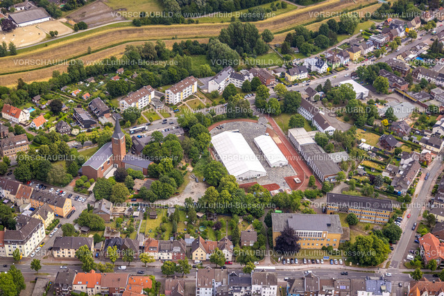 Dorsten220604684 | Luftbild, Flüchtlingsunterkünfte am Sportplatz  ehem. Gymnasium Petrinum, St. Johanneskirche, Geschwister-Scholl-Schule, Feldmark, Dorsten, Ruhrgebiet, Nordrhein-Westfalen, Deutschland