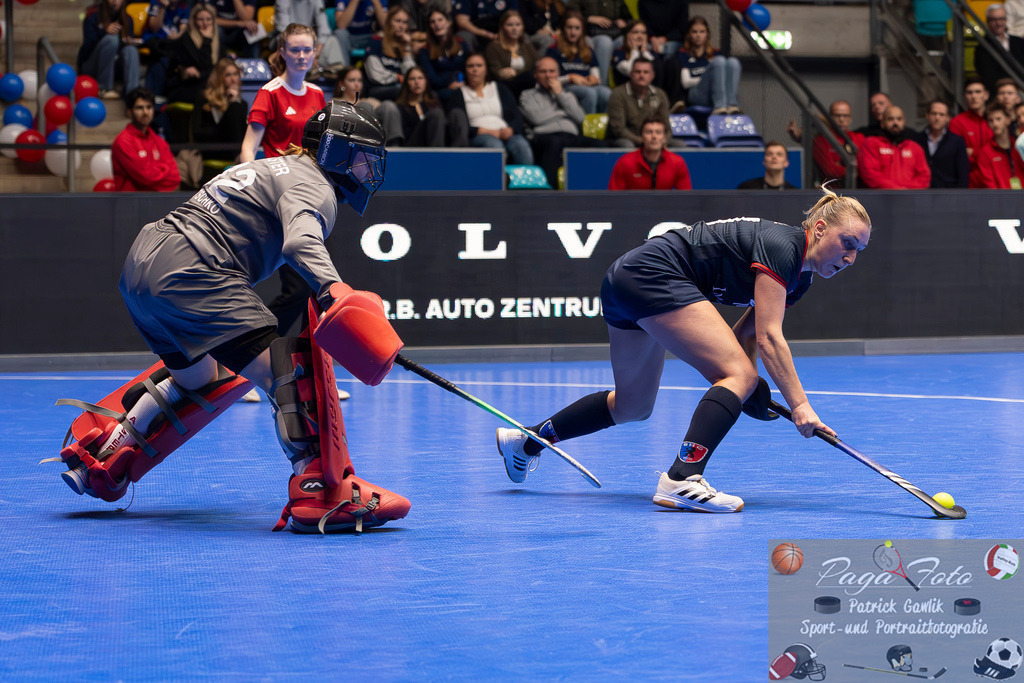 Volvo E.R.B. Final 4 Halbfinale Frauen: Der Club an der Alster - Berlienr HC, 25.01.2025 | Klara Batschko (Der Club an der Alster #32) &amp; Benedetta Marie Wenzel (Berliner HC #21), Der Club an der Alster - Berlienr HC, Frankfurt, Süwag Arena, 25.1.2025 - Realisiert mit Pictrs.com