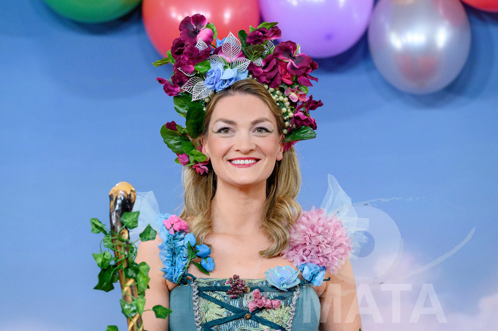 _DWA2068 | Staatsministerin für Gesundheit, Pflege und Prävention Judith Gerlach (CSU) bei der TV-Sendung Fastnacht in Franken 2024. Veitshöchheim, 02.02.2024 Bayern Deutschland - Realisiert mit Pictrs.com