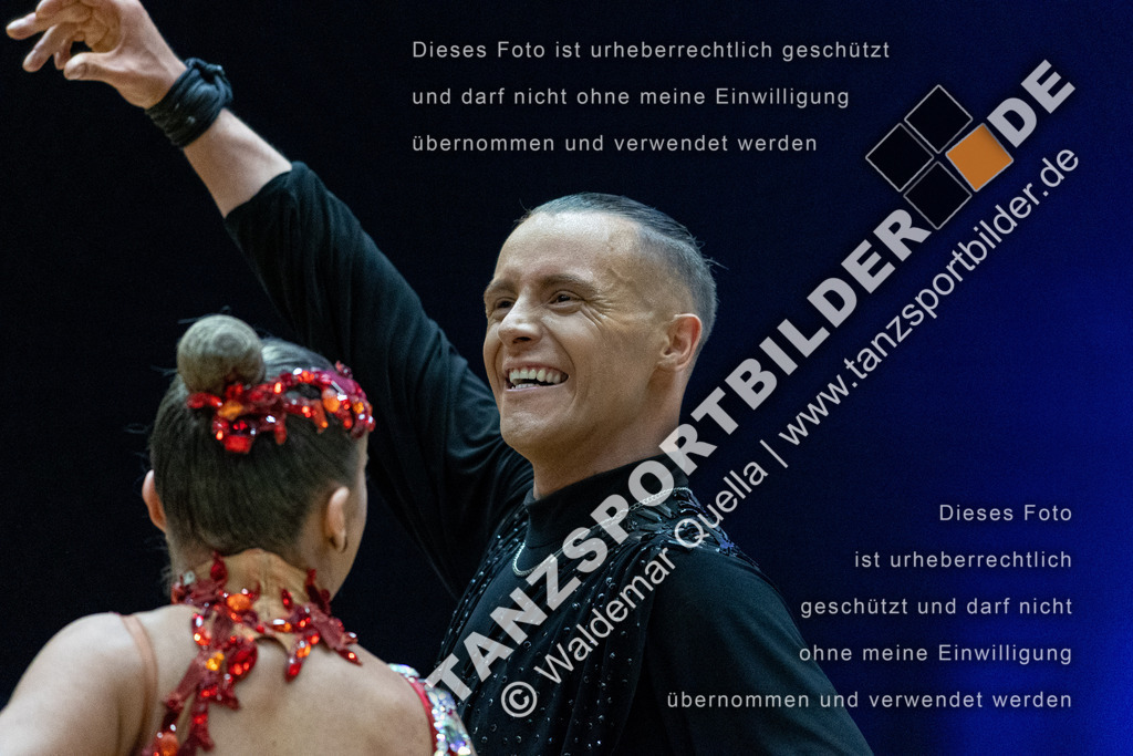 20240113-13943 | Hier finden Sie Tanz Bilder vom Latein und Standard Formationen tanzen. Sportbilder vom Tanzsport. Schöne Fotos und von Weltmeisterschaft, Europameisterschaft, Bundesliga, Regionalliga, Oberliga und Landesliga sowie von GOC Stuttgart, DanceComp, WM Bremen