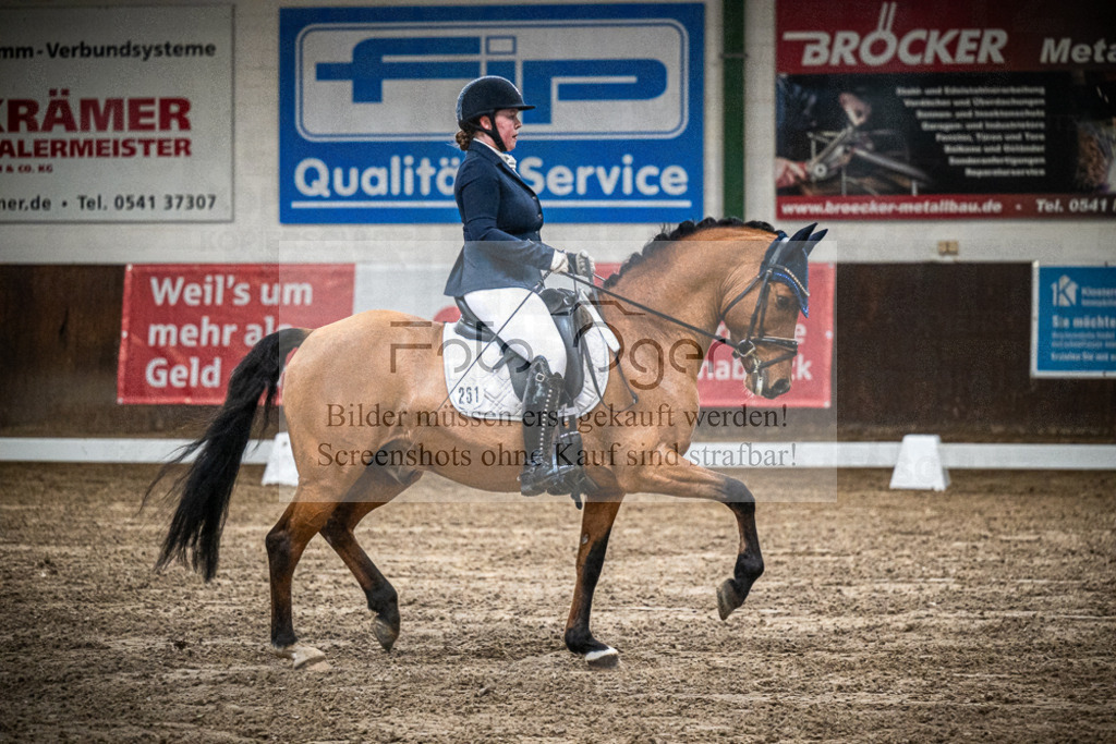 DOS_0102 | Entdecke hochwertige Reitturnierfotos von Foto Oger. Professionell, emotional und authentisch – jetzt Lieblingsmomente im Shop bestellen.Deutschlandweite Turnierfotografie. - Realisiert mit Pictrs.com