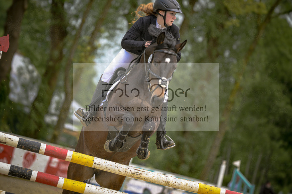 20240505-DOS_8495 | Entdecke hochwertige Reitturnierfotos von Foto Oger. Professionell, emotional und authentisch – jetzt Lieblingsmomente im Shop bestellen.Deutschlandweite Turnierfotografie. - Realisiert mit Pictrs.com