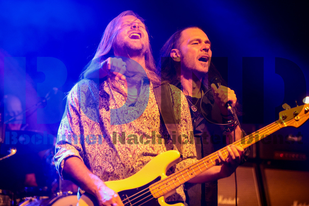 Purple Rising  {date} -  | {headline}(Foto: Sebastian Sendlak / BOND) - Realisiert mit Pictrs.com