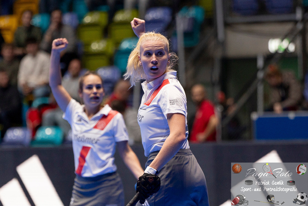 Volvo E.R.B. Final 4 Halbfinale Frauen: Der Club an der Alster - Berlienr HC, 25.01.2025 | Emily Wolbers (Der Club an der Alster #24) jubelt, doch der Treffer / das Tor wird nicht gegeben, Der Club an der Alster - Berliner HC, Frankfurt, Süwag Arena, 25.1.2025 - Realisiert mit Pictrs.com
