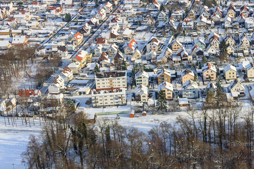 Luftbild: Elsässer Straße bei Schnee im Winter in Kandel im Bundesland Rheinland-Pfalz in Deutschland. Foto: IMG_36076.jpg vom 02.01.2011 durch Werner Riehm/FLY-FOTO.de