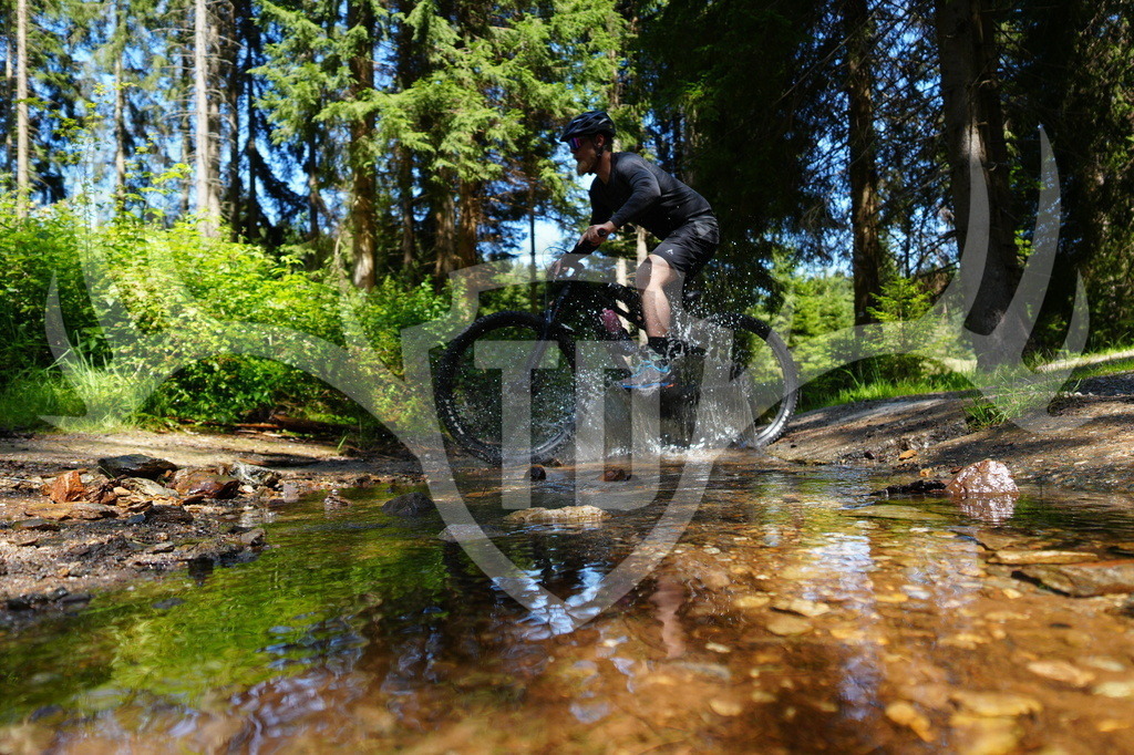 FC605473 | Fotogalerie der Treibjagd im Dunkelwald - Dein MTB Etappenrennen im Erzgebirge - Realisiert mit Pictrs.com