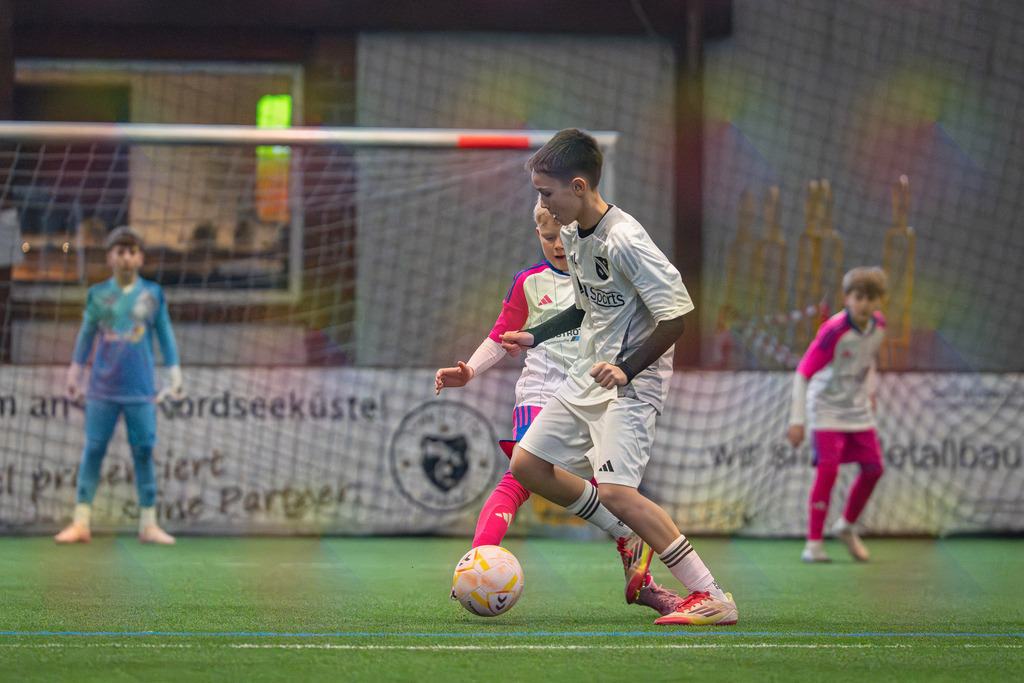 blr.pics-153 | Professionelle Fußball- und Sportfotografie. Spielbilder online ansehen und kaufen – Einzelbilder oder komplette Galerien in hoher Qualität. - Realisiert mit Pictrs.com