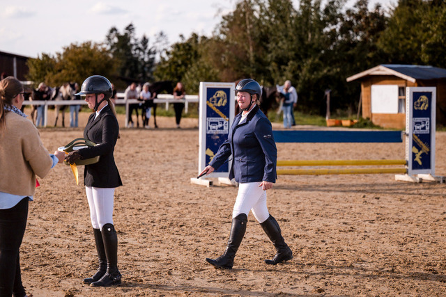 2026_10_03_Siefer-Hof_161738_Z81_93733439 | Professionelle Reitsport-, Turnier- und Eventfotografie von Robert Broda. Galerien mit ausgewählten und bearbeiteten Bildern direkt online ansehen und bestellen.