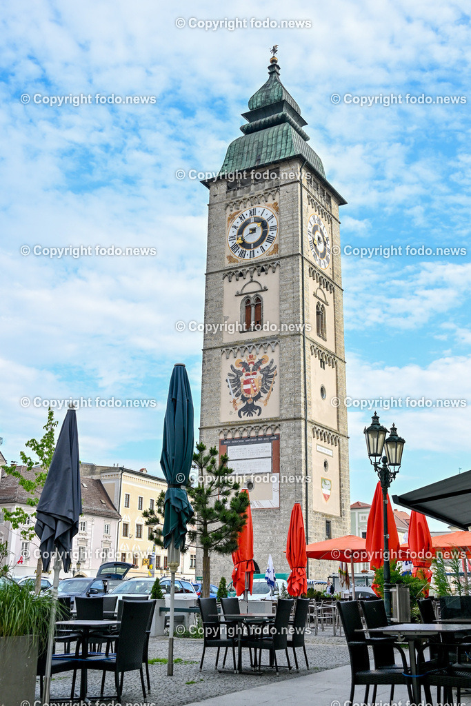 Enns_ Basilika St. Laurenz_ Stadtturm_ 17.06.2023-26 | 17.06.2023, Enns, AUT, Basilika Enns St. Laurenz, Stadtturm, im Bild Stadtturm Enns, Stadtplatz