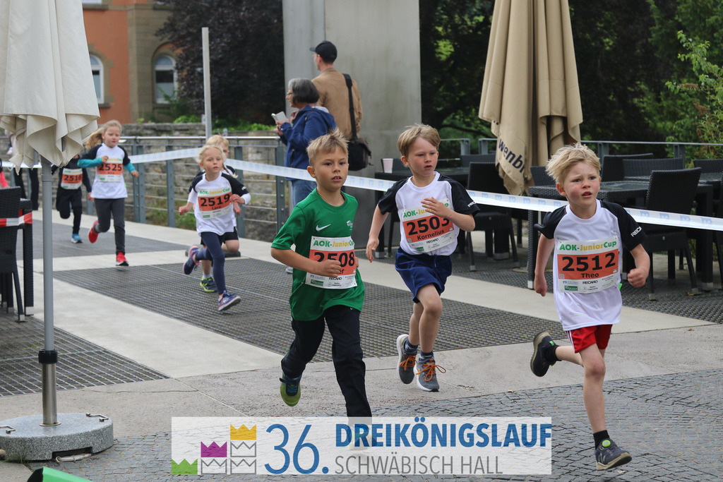 AOK Junior Cup 400m | 3Königslauf 2022 AOK Junior Cup 400m - Realisiert mit Pictrs.com