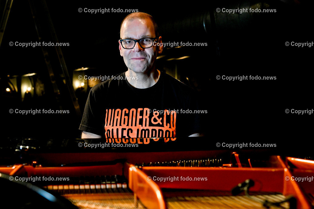 David Wagner_ Impro Theater_ 30.03.2023-7 | 30.03.2023, Linz, AUT, Posthof im Bild David Wagner (Impro Theater, alle Impro - aus dem Aermel), Linz 09