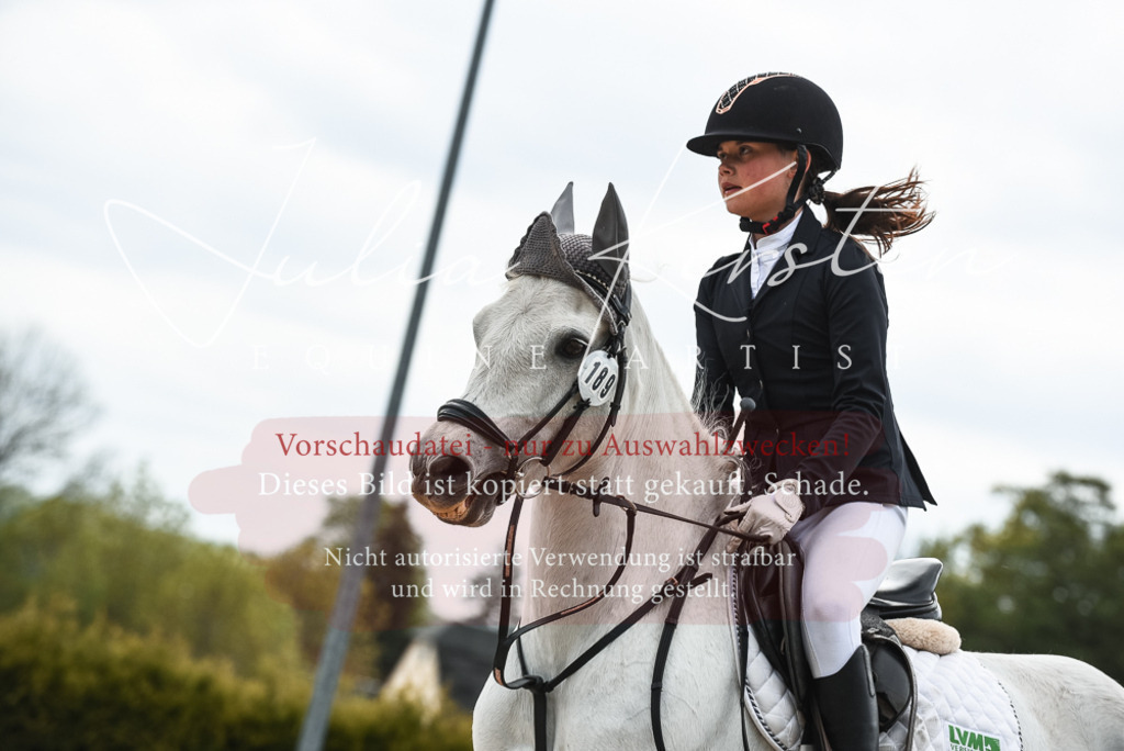 20230518_JK-Röhrsdorf-10-237 | Pferde- und Turnierfotografie in Westsachsen. Pferdeportraits, Auftragszeichnungen und intuitive Kunst.
