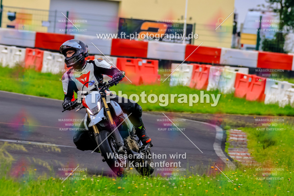 VBK-6664 | Hier findet Ihr Bilder von Touristenfahrten auf der Nürburgring Nordschleife oder von anderen Veranstaltungen die ich besucht habe. Viel Spass beim Durch Schauen 