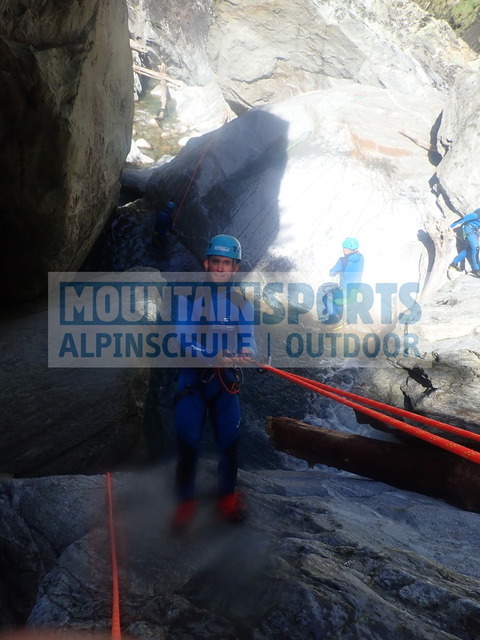 P9200040 | Bestelle die Bilder deines Berg- oder Wasser-Abenteuers mit Mountain Sports bequem von zu Hause aus direkt über unseren Online Fotoshop von pictrs.com. - Realisiert mit Pictrs.com