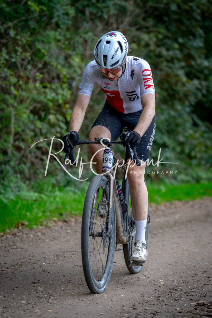 Ralf Eppink Photography 20251011_DSC01885 | Sportfotografie, Eventfotografie, Porträtfotografie, Radsport Fotograf, Triathlon Fotograf, Düsseldorf Fotograf, Köln Fotograf, Actionfotografie, Teamfotografie, Peoplefotografie, Business Portraits, Veranstaltungsfotografie, Reportagefotografie - Realisiert mit Pictrs.com