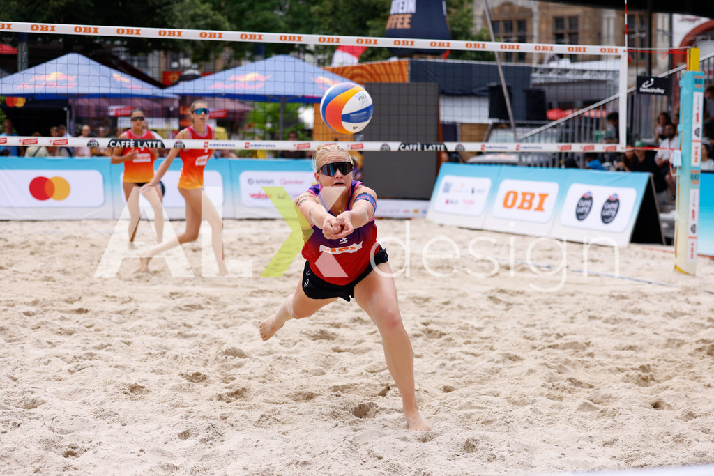 Obi BeachTour 2026 - Basel | BASEL, SWITZERLAND - JULY 17: ANJA GÄHWILER (SUI) during the Obi BeachTour 2026 match between FLÜCKIGER / DEMIERRE (SUI) and EUGSTER / GÄHWILER (SUI) at Barfüsserplatz on July 17, 2026 in Basel, Switzerland. - Realisiert mit Pictrs.com
