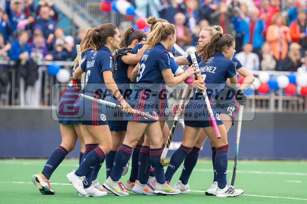 Final4_20240518-1232-0092 | Bonn, Deutschland, 18.05.2024: Finona Felber (Mannheimer HC) Anissa Korth (Mannheimer HC) Lucia Jimenez Vicenter (Mannheimer HC) Lucina von der Heyde (Mannheimer HC) in Aktion waehrend des Spiels der Deutsche Feldhockey-Meisterschaften 2024 zwischen Final 4 Damen Rot Weiss Köln - Mannheimer HC im Bonner THV am 18.05.2024 in Bonn, Deutschland. (Foto von Stephan Fehrmann)

Bonn, Germany, 18.05.2024: Finona Felber (Mannheimer HC) Anissa Korth (Mannheimer HC) Lucia Jimenez Vicenter (Mannheimer HC) Lucina von der Heyde (Mannheimer HC) in action during the game of Deutsche Feldhockey-Meisterschaften 2024 between Final 4 Damen Rot Weiss Köln - Mannheimer HC in Bonner THV at 18.05.2024 in Bonn, Deutschland. (Foto from Stephan Fehrmann)