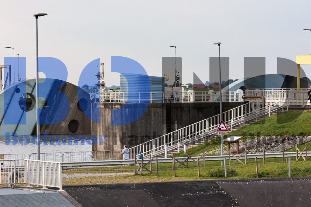 SES_EMDDIS20250920-6 | bond - Realisiert mit Pictrs.com