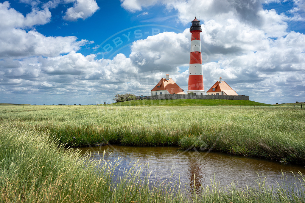 Westerhever Leuchtturm am See | Westerhever Leuchtturm im Sommer