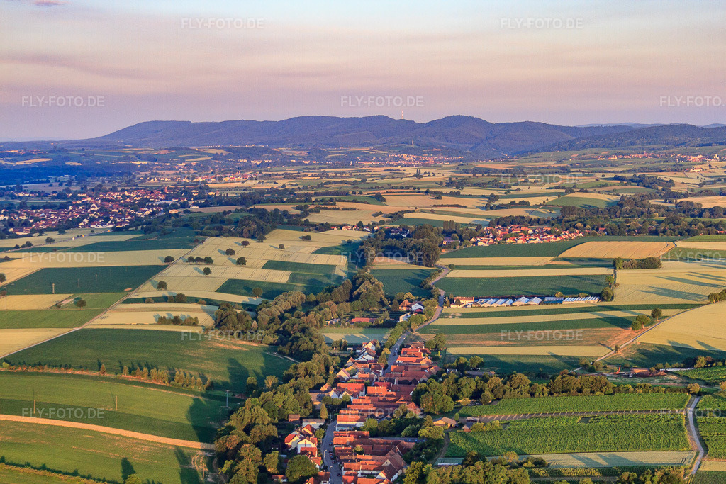 Luftbild: Dorfansicht aus Osten in Vollmersweiler im Bundesland Rheinland-Pfalz in Deutschland. Foto: IMG_67800.jpg vom 14.06.2014 durch Werner Riehm/FLY-FOTO.de