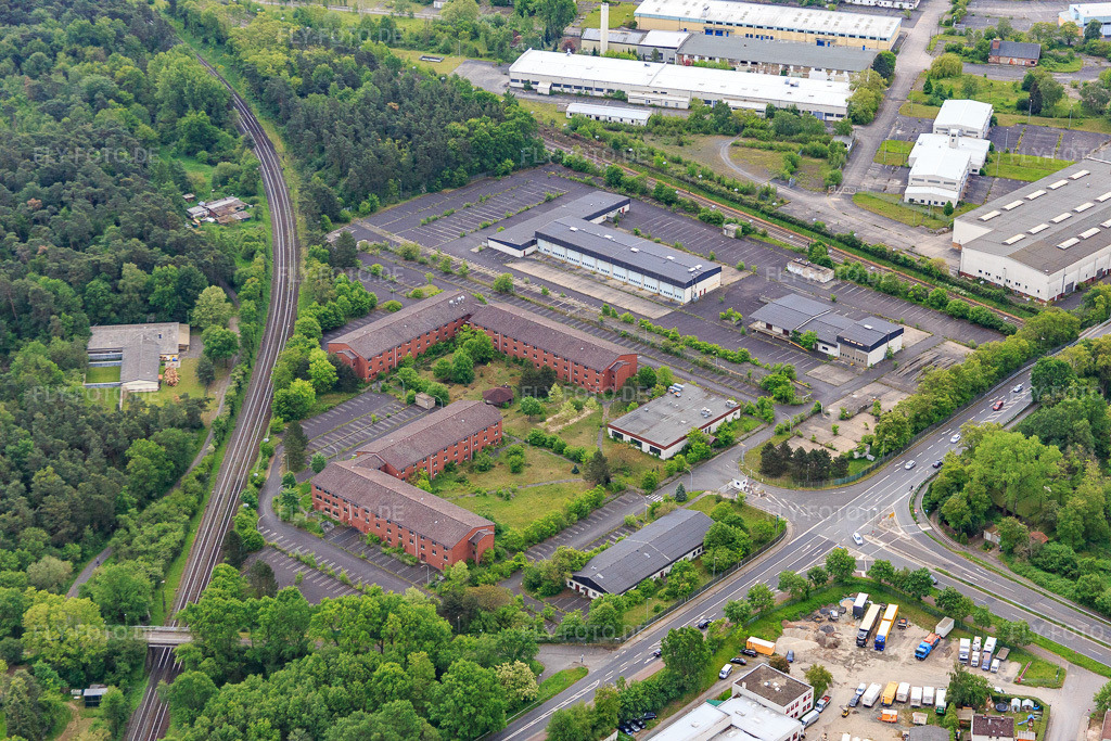 Luftbild: Ehemaliges Militärdepot am Alter Kahler Weg im Ortsteil Großauheim in Hanau im Bundesland Hessen in Deutschland. Foto: IMG_088874.jpg vom 20.05.2016 durch Werner Riehm/FLY-FOTO.de