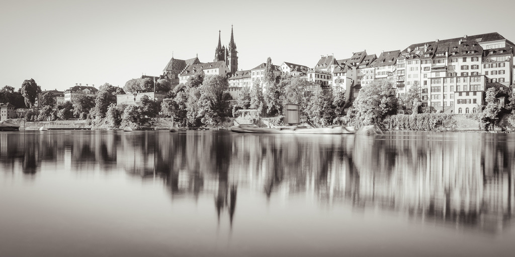 Basler Münster, Basel | Schöne Fotografien aus der Stadt und der Natur zum bestellen oder selber hochladen. Druck auf Foto, Postkarte, Kalender, FineArt Hahnemühle, Alu-Dibond , Akustikbilder zur Absorption von Schall und Lärm etc. - Realisiert mit Pictrs.com